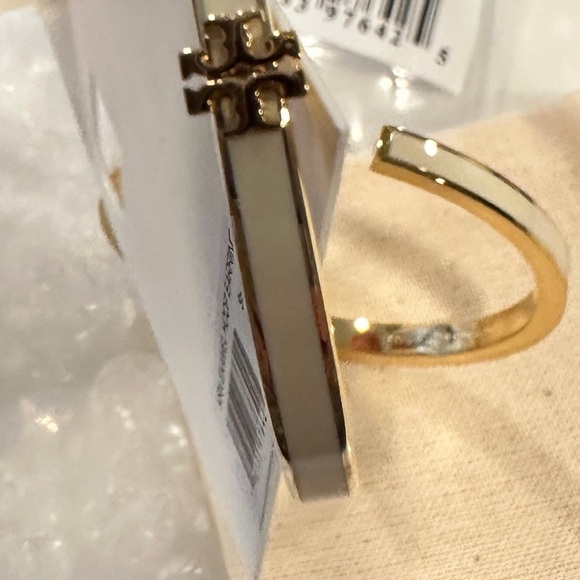 NWT! 🔥🔥Tory Burch Ivory Enamel Hoop Earrings - Picture 7 of 8